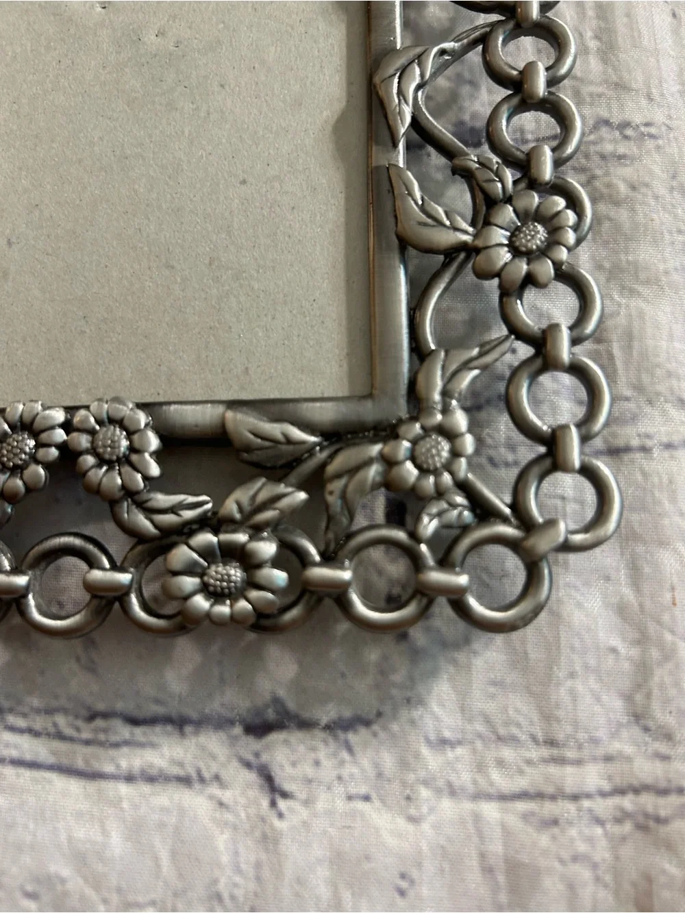 VINTAGE PEWTER PICTURE FRAME FLORAL ROSE MOTIF WITH LATTICE DESIGN